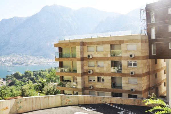 premia-kotor-jpg00389209678-76DB-A7F2-C58E-50C9876FCDF5.jpg