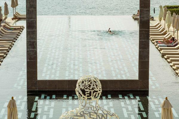 lido-pool-jpg0030E125033-2528-EFE3-C92C-84ACA0AAB77A.jpg