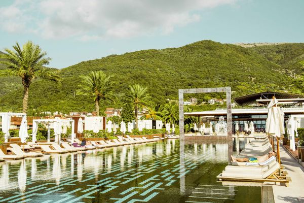 lido-pool-jpg01291A3D08C-9195-774D-FAA6-F3C85B9B306C.jpg